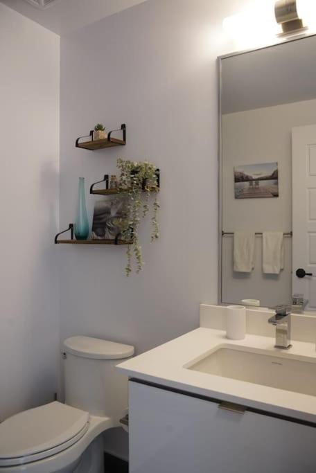 Cozy South View Suite Overlooking The Nature Trail Innisfil Bagian luar foto