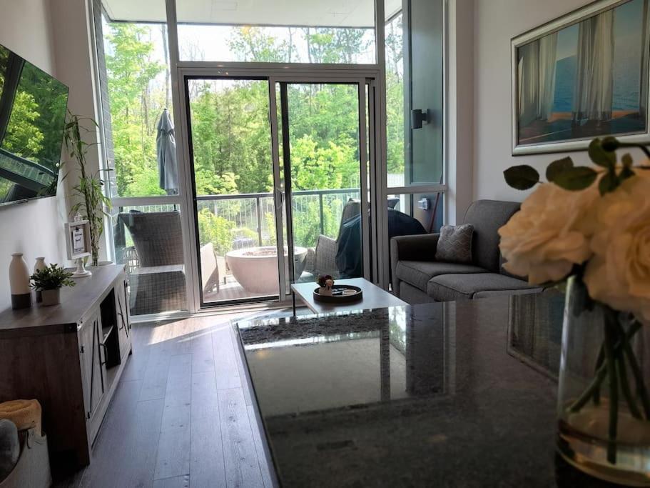 Cozy South View Suite Overlooking The Nature Trail Innisfil Bagian luar foto