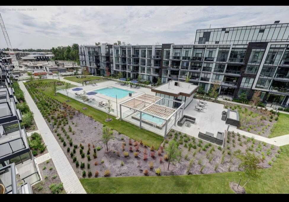 Cozy South View Suite Overlooking The Nature Trail Innisfil Bagian luar foto